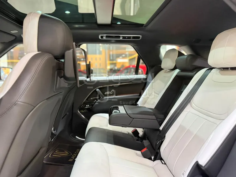 2026 Land Rover Range Rover Sport R-DYNAMIC SE