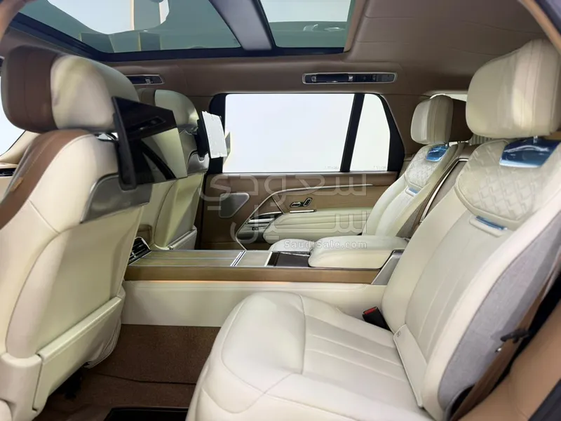 2025 Land Rover Range Rover SV Autobiography