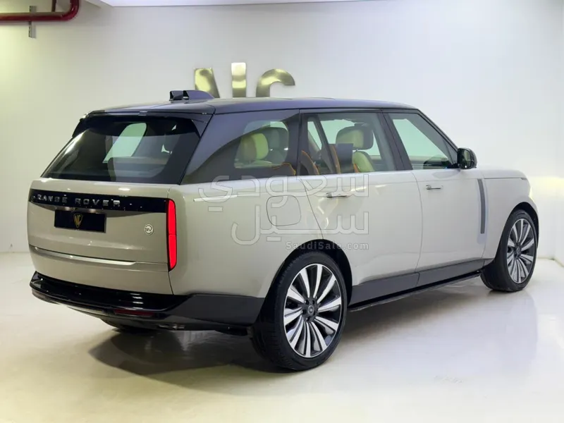 2025 Land Rover Range Rover SV Autobiography