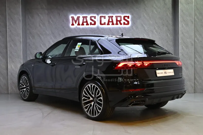 2026 اودي كيو 8 اس لاين