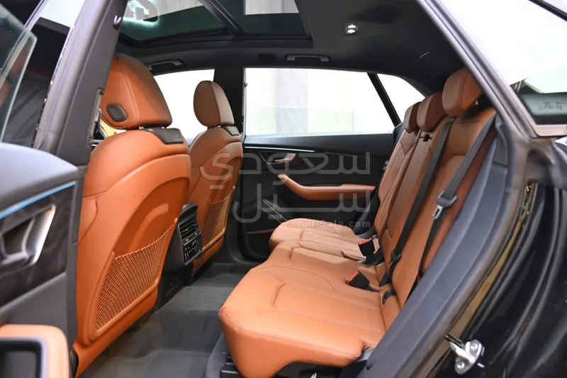 2026 اودي كيو 8 اس لاين