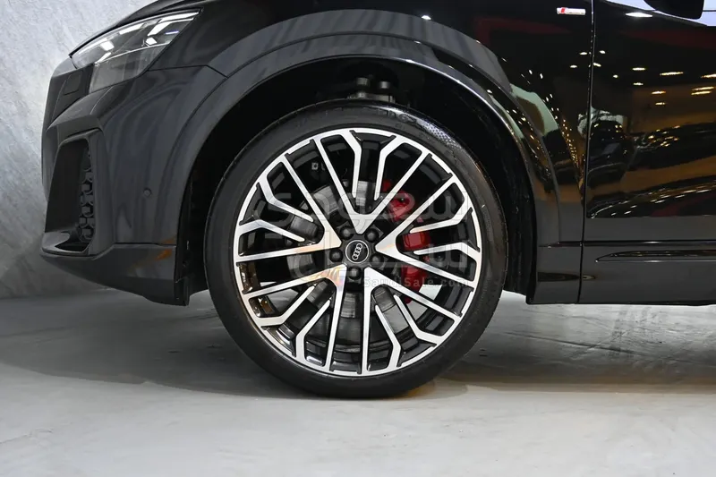 2026 اودي كيو 8 اس لاين