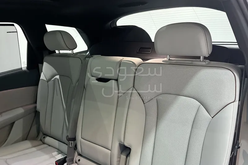 2025 اودي كيو 7 اس لاين