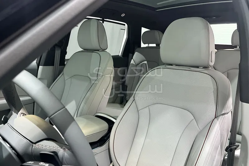 2025 اودي كيو 7 اس لاين