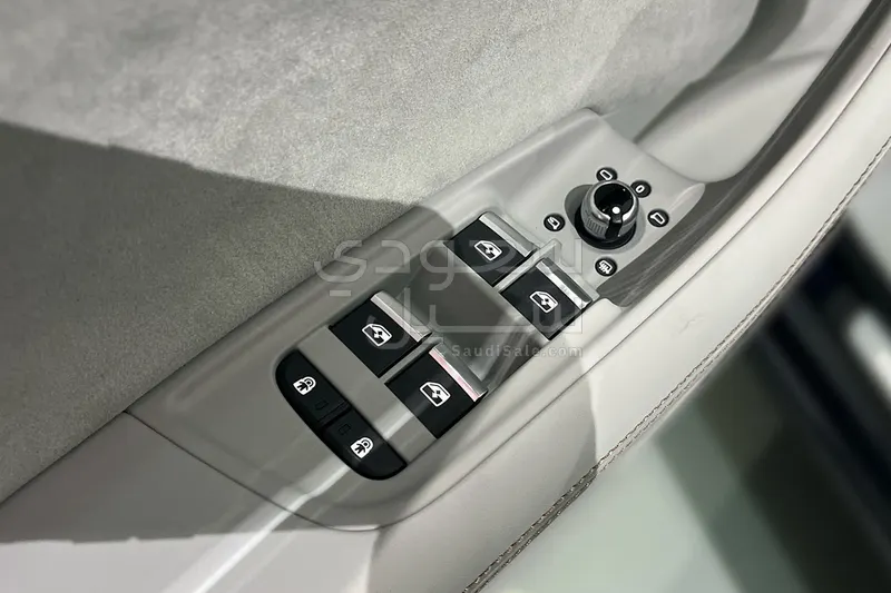 2025 اودي كيو 7 اس لاين