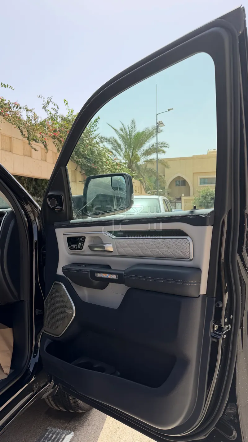 2025 دودج رام 1500 ليمتد