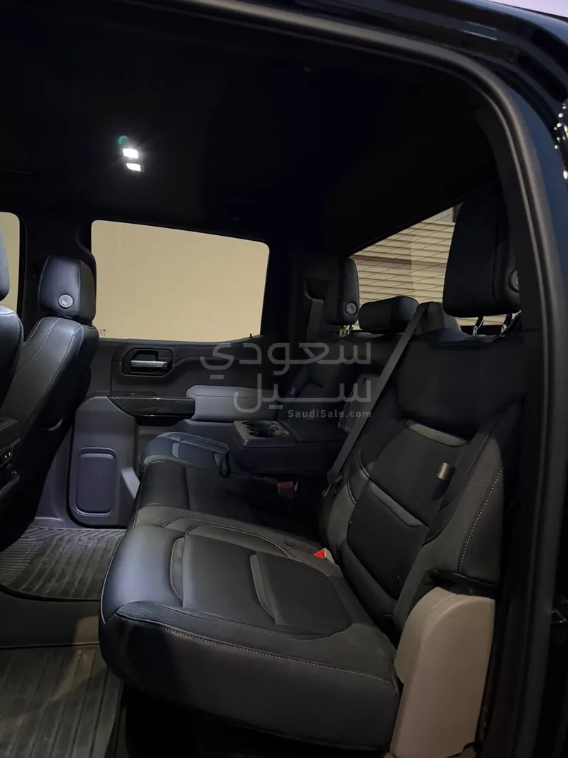 2021 شفروليه سلفرادو بلاك اوبس