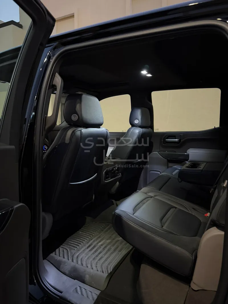 2021 شفروليه سلفرادو بلاك اوبس