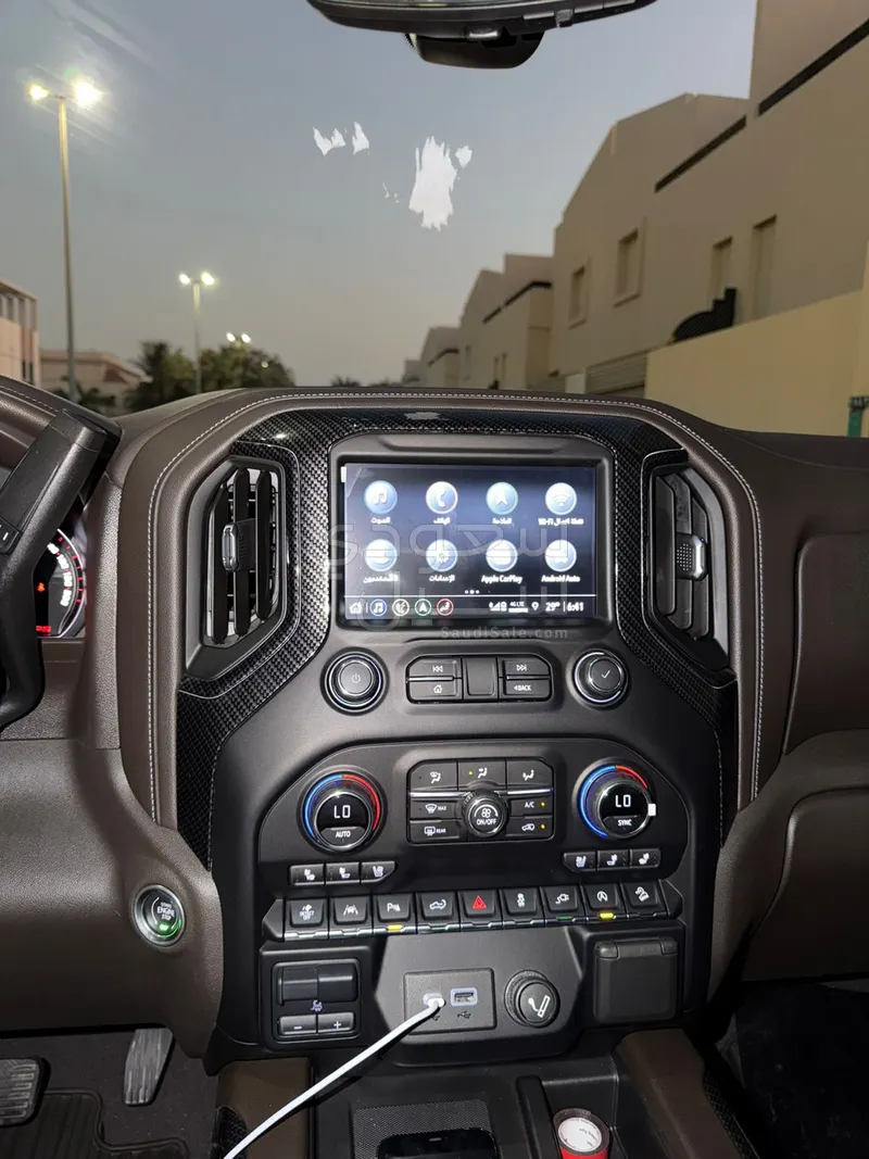 2021 شفروليه سلفرادو بلاك اوبس