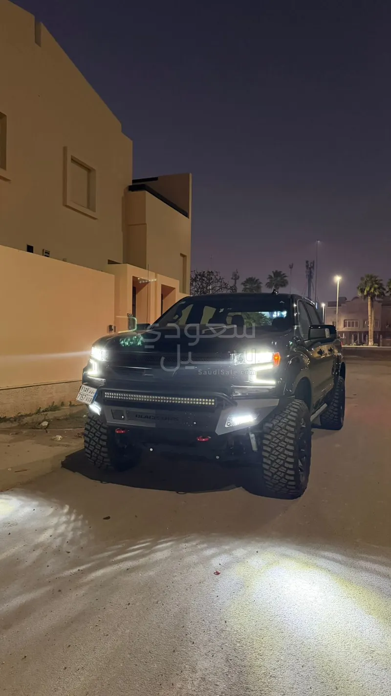 2021 شفروليه سلفرادو بلاك اوبس