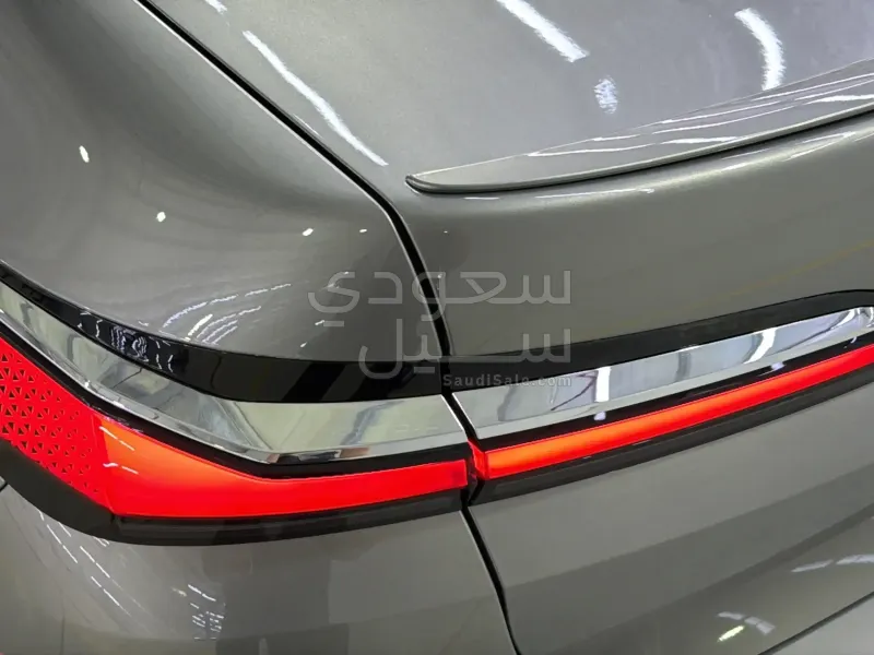 2026 بي ام دبليو الفئة السابعة 735أي