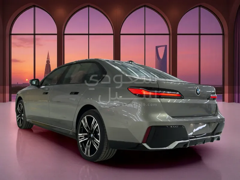 2026 بي ام دبليو الفئة السابعة 735أي