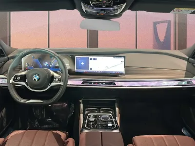 2026 بي ام دبليو الفئة السابعة 735أي