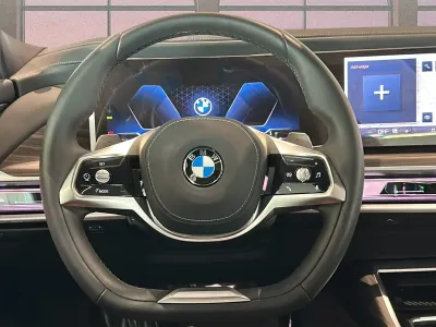 2026 بي ام دبليو الفئة السابعة 735أي