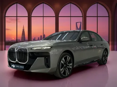 2026 بي ام دبليو الفئة السابعة 735أي