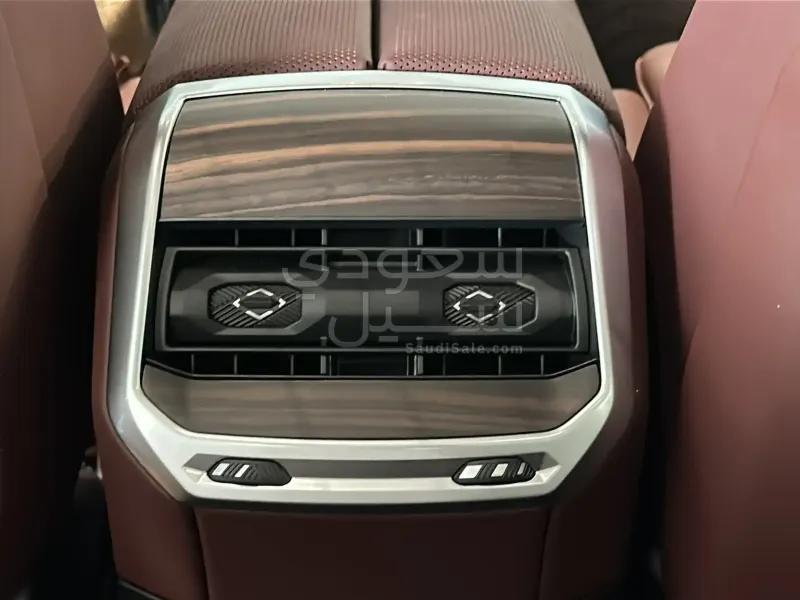 2026 بي ام دبليو الفئة السابعة 735أي