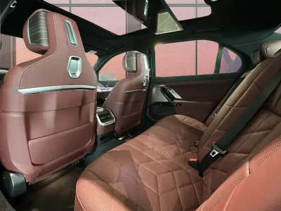 2026 بي ام دبليو الفئة السابعة 735أي