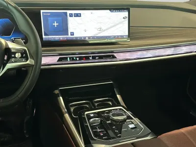 2026 بي ام دبليو الفئة السابعة 735أي