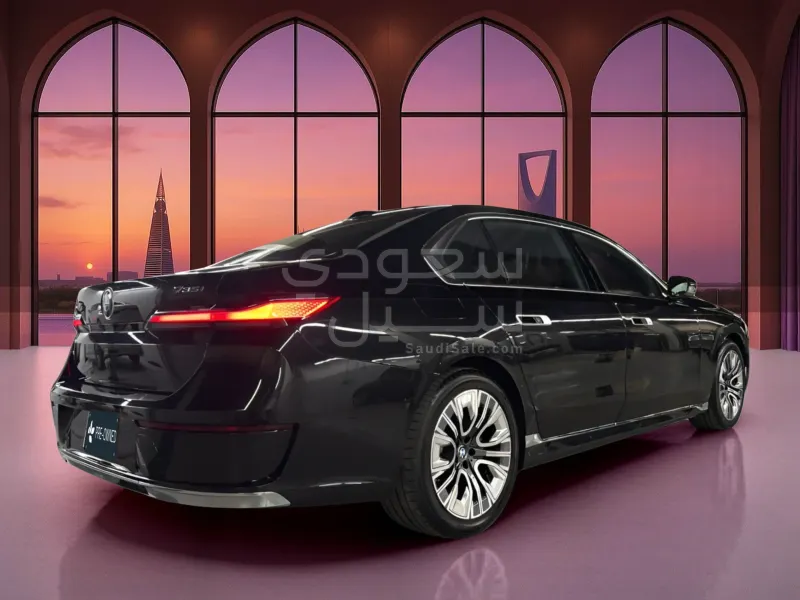 2026 بي ام دبليو الفئة السابعة 735أي