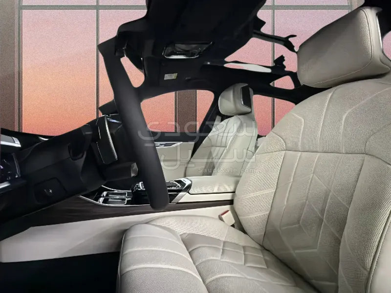 2026 بي ام دبليو الفئة السابعة 735أي