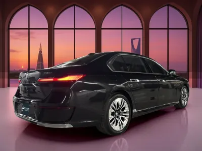 2026 بي ام دبليو الفئة السابعة 735أي