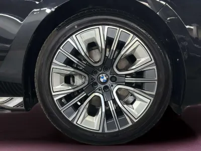 2026 بي ام دبليو الفئة السابعة 735أي