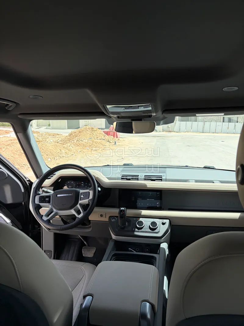 2023 لاند روفر ديفيندر 90