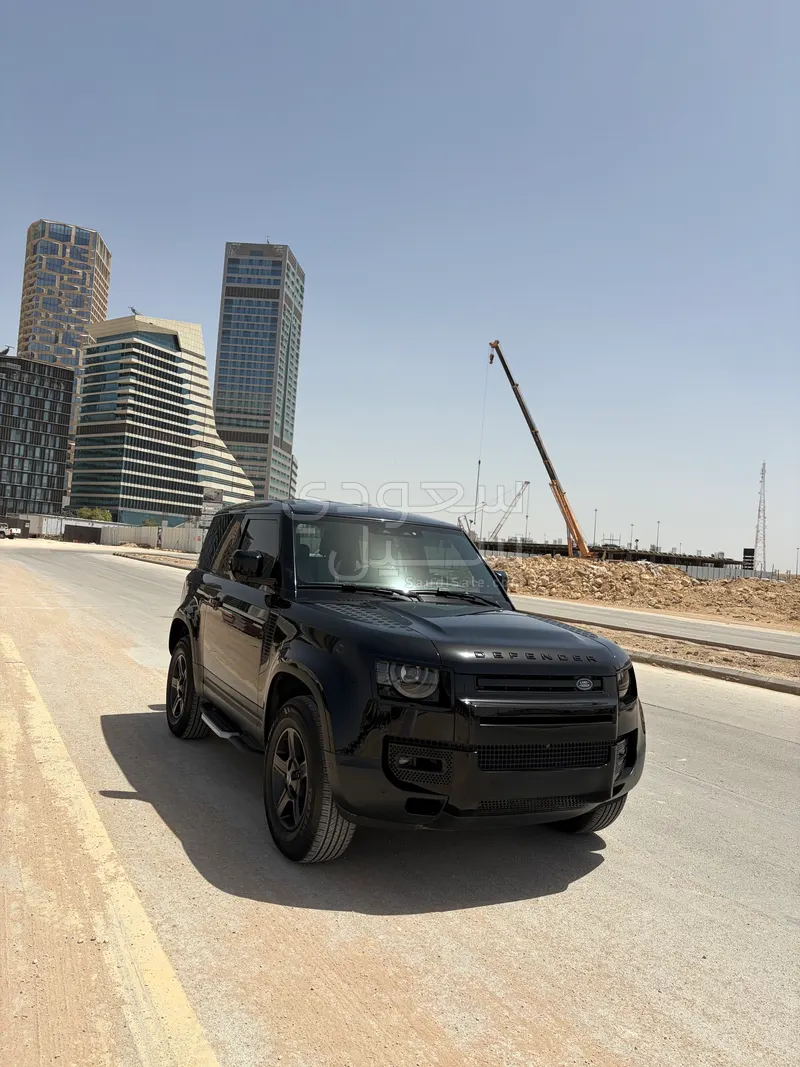 2023 لاند روفر ديفيندر 90