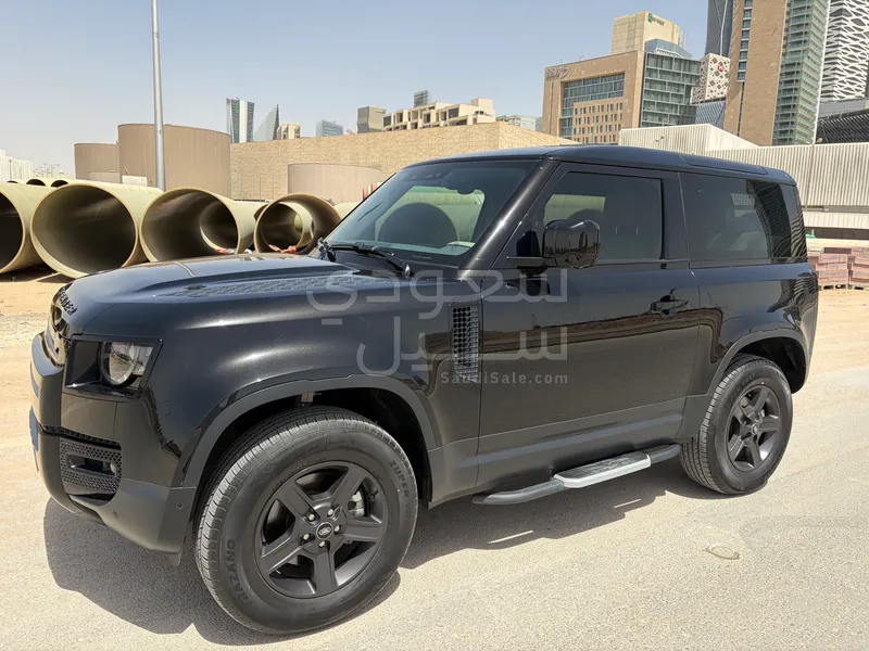 2023 لاند روفر ديفيندر 90