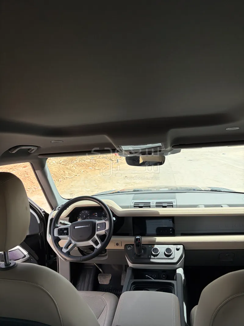 2023 لاند روفر ديفيندر 90