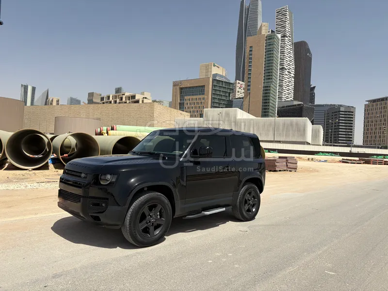 2023 لاند روفر ديفيندر 90