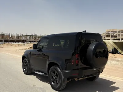 2023 لاند روفر ديفيندر 90