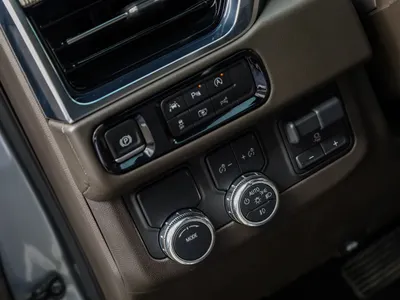 2025 جي ام سي يوكون اليفيشن