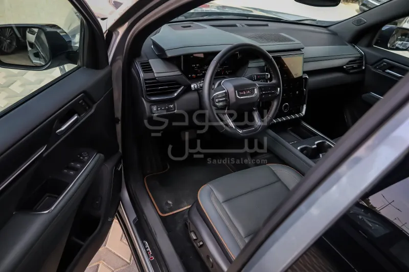 2024 جي ام سي اكاديا دينالي