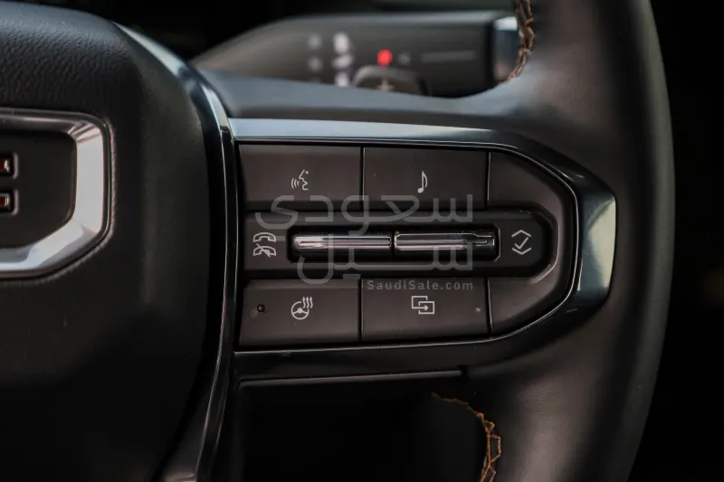 2024 جي ام سي اكاديا دينالي