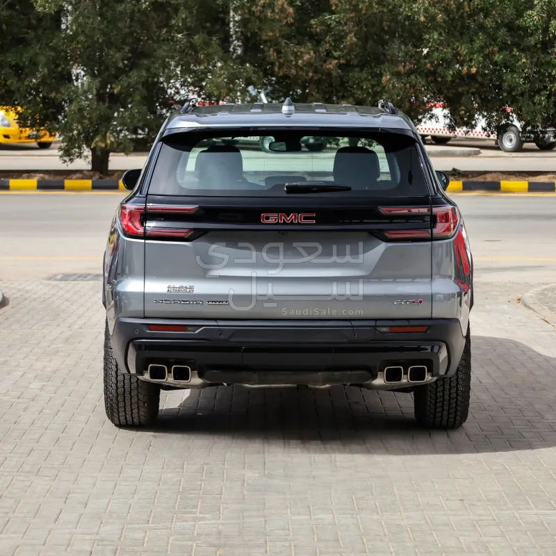 2024 جي ام سي اكاديا دينالي