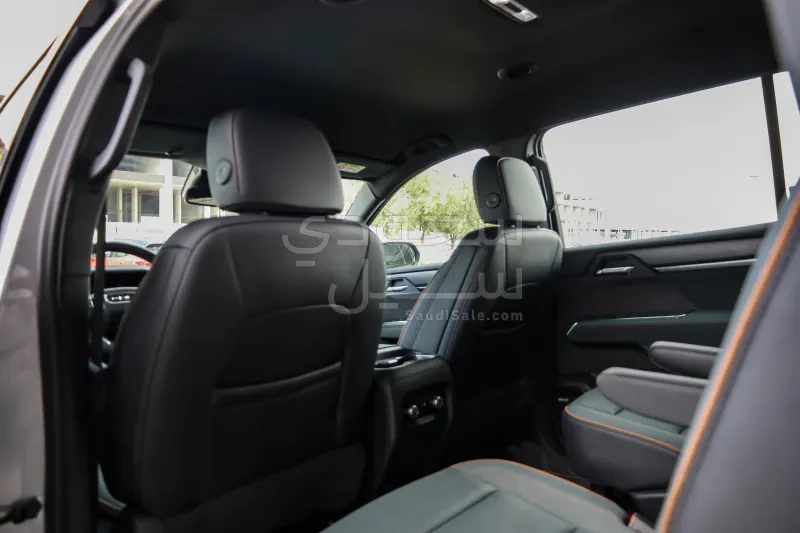 2024 جي ام سي اكاديا دينالي