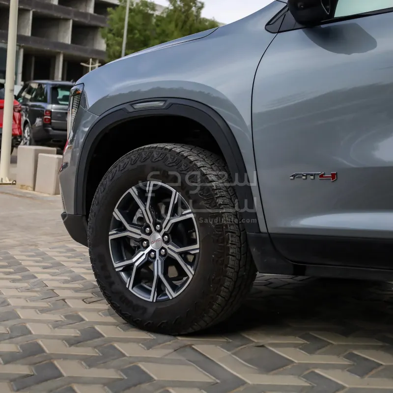 2024 جي ام سي اكاديا دينالي