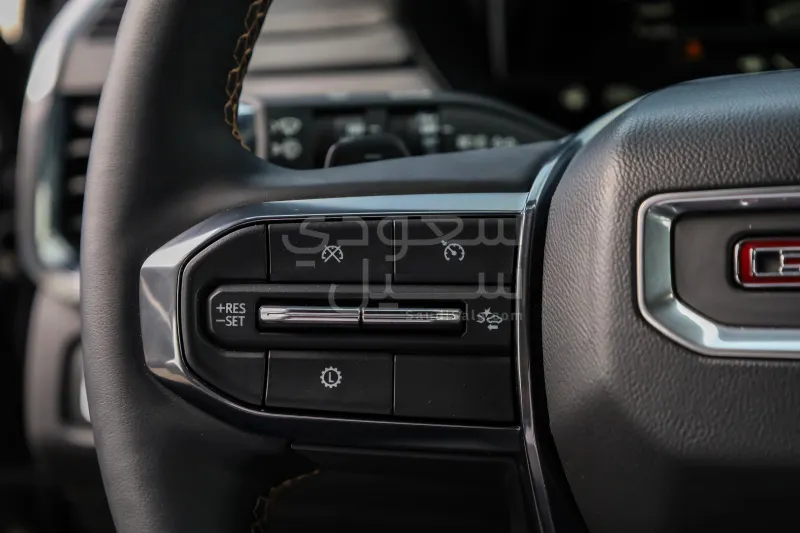 2024 جي ام سي اكاديا دينالي