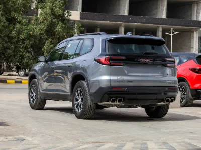 2024 جي ام سي اكاديا دينالي