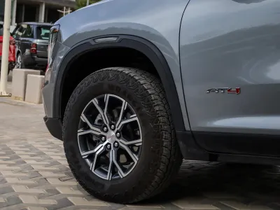 2024 جي ام سي اكاديا دينالي