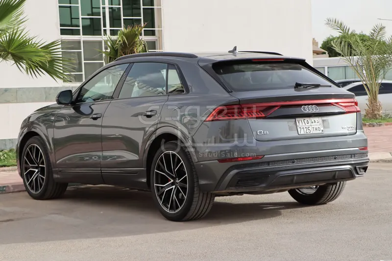 2021 Audi Q8 S Line