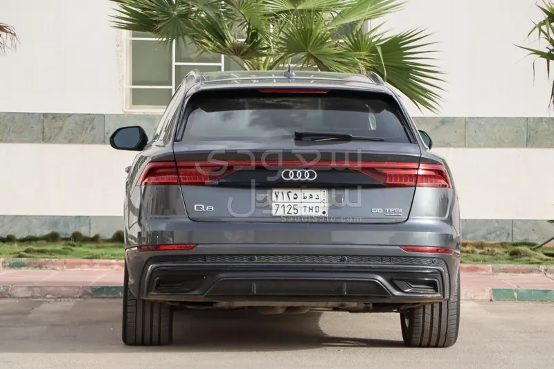 2021 Audi Q8 S Line