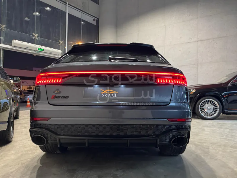 2021 اودي ار اس كيو 8