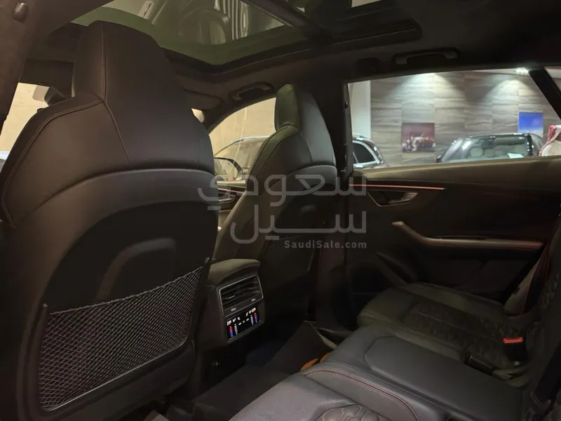 2021 اودي ار اس كيو 8