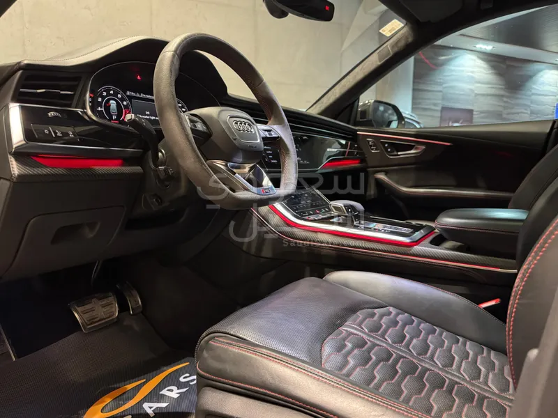 2021 اودي ار اس كيو 8