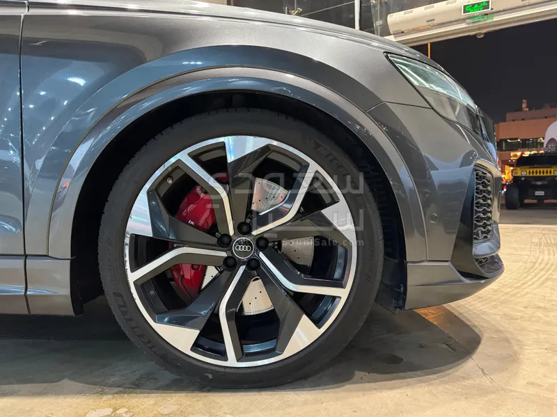 2021 اودي ار اس كيو 8