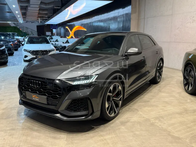 2021 اودي ار اس كيو 8