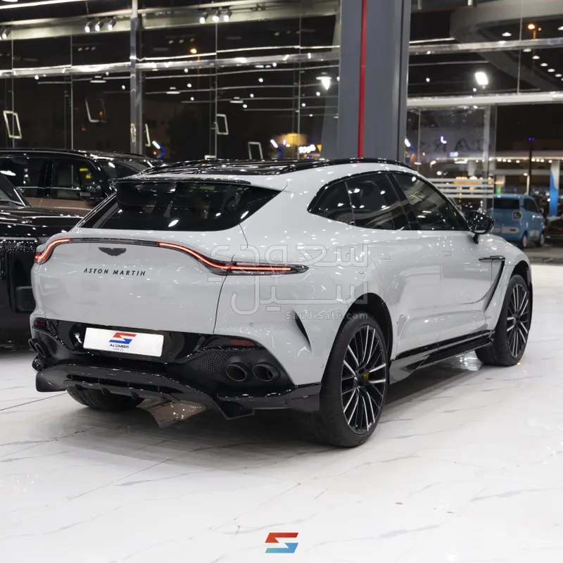 2024 استون مارتن دي بي اكس 707