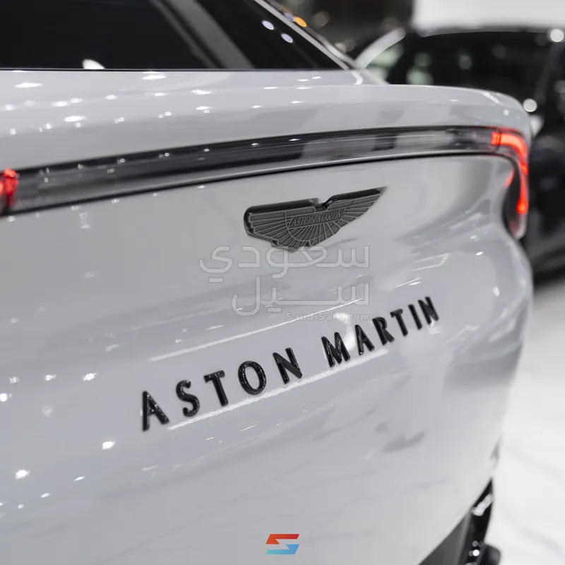 2024 استون مارتن دي بي اكس 707